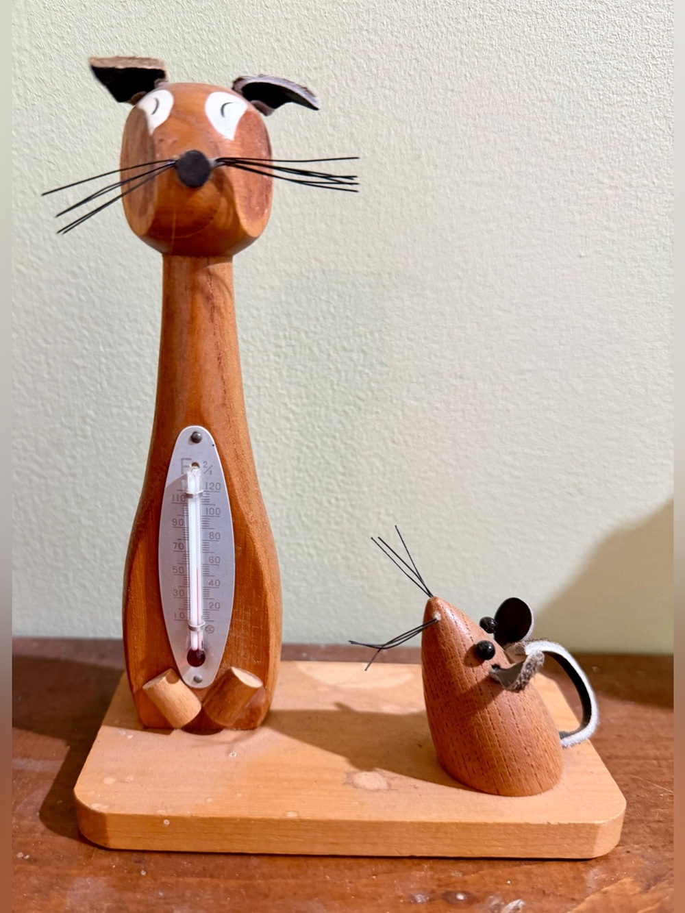 Adorable vintage wooden novelty cat and mouse thermometer